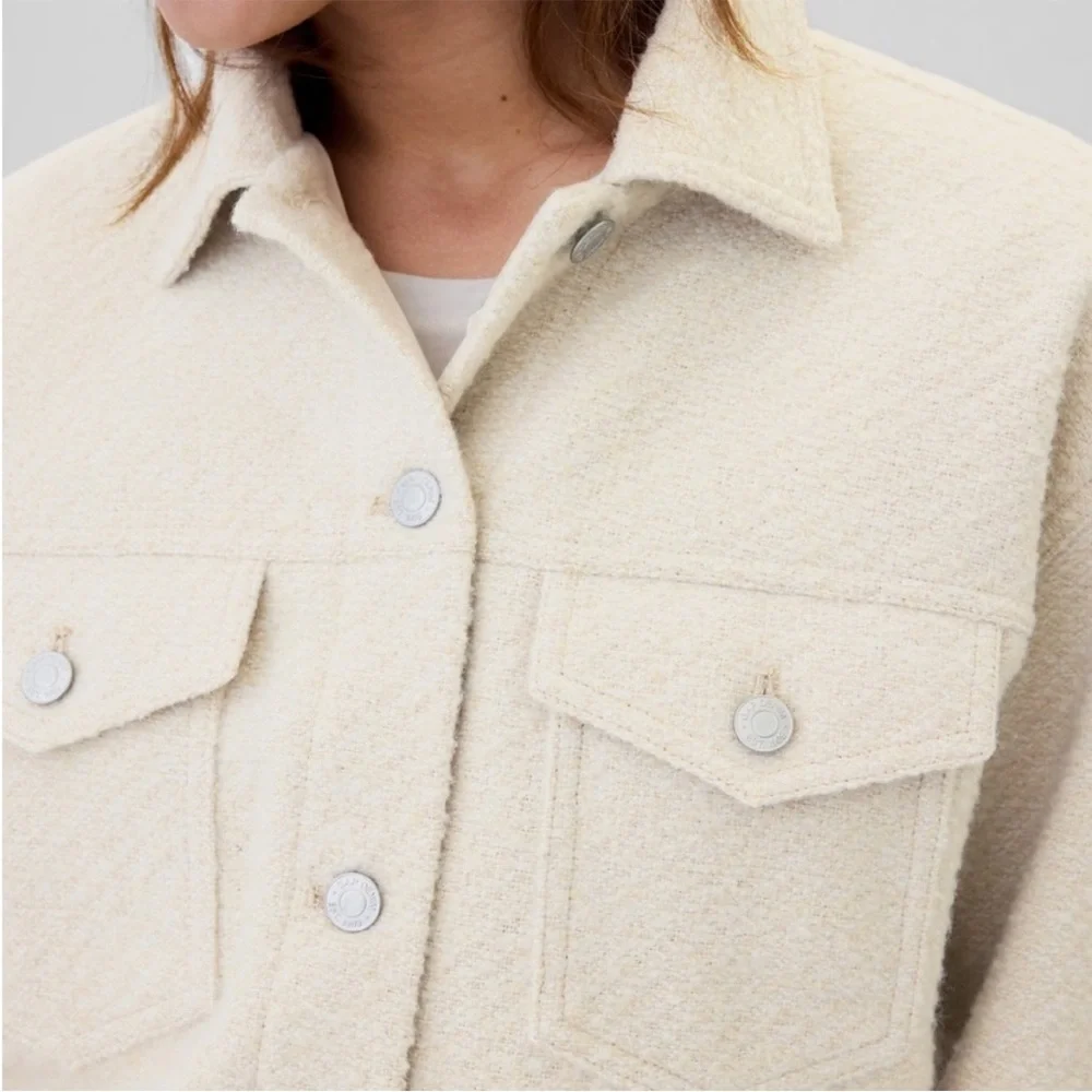 GAP boucle cropped Icon jacket in birch white. - Picture 3 of 12